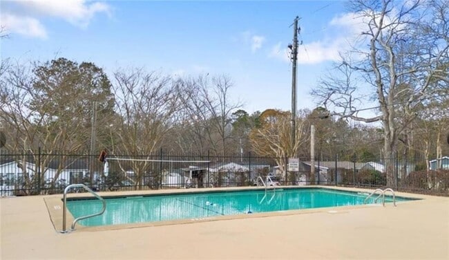 Building Photo - 204 Fleetwood Dr