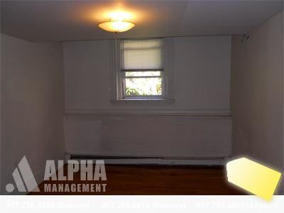 Building Photo - 208 Winthrop Rd