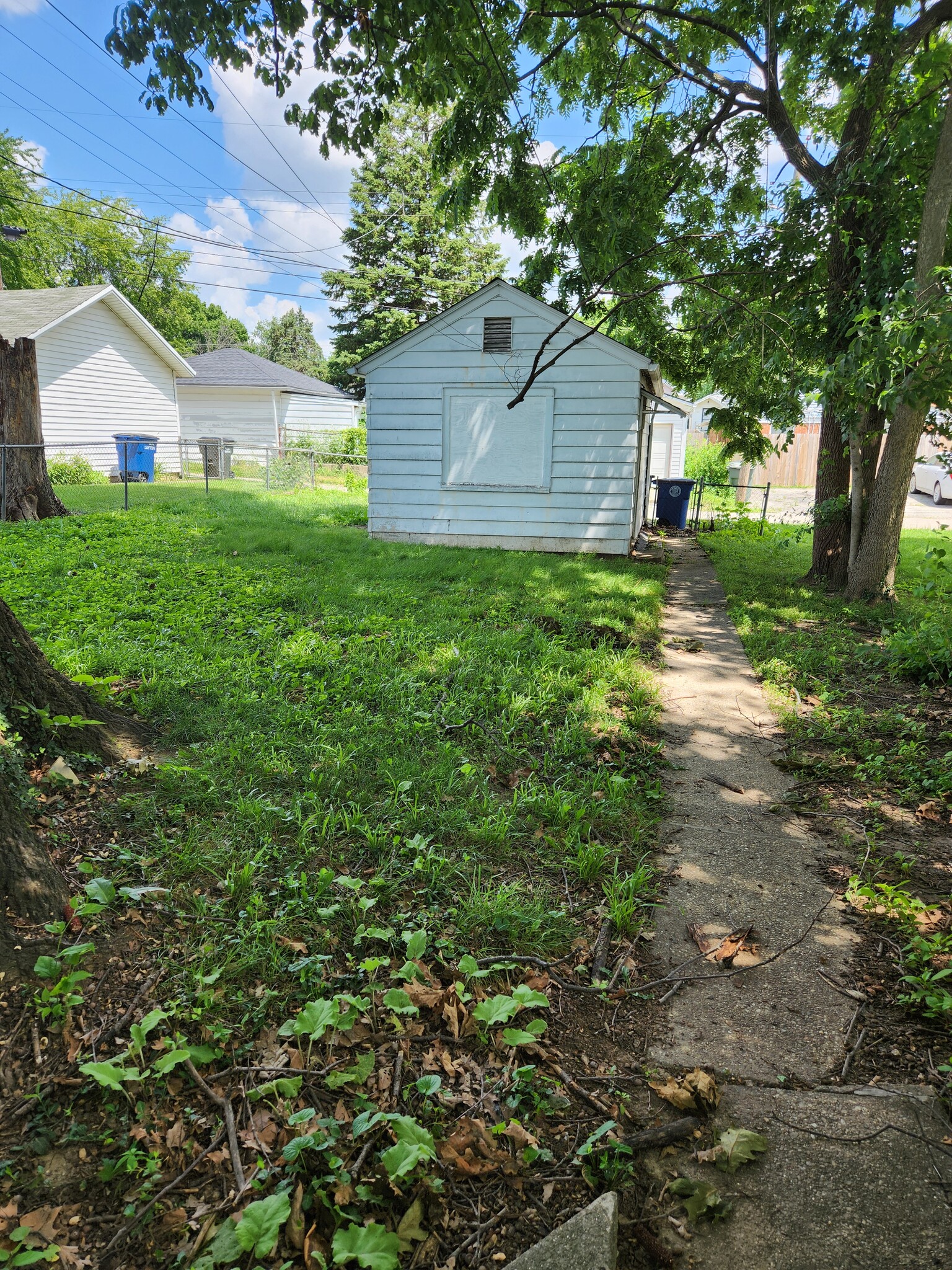 Building Photo - 1805 Gummer Ave