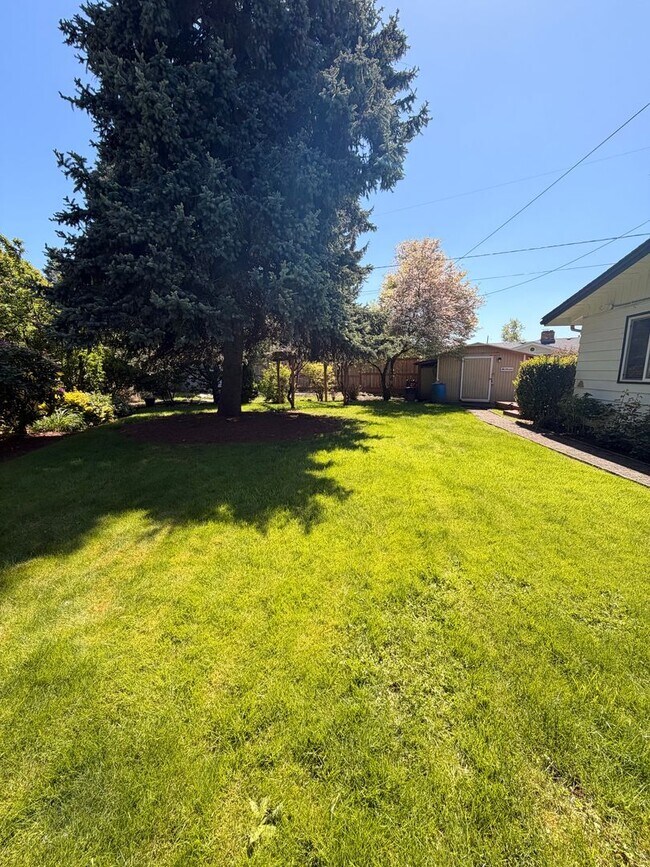 Building Photo - 4-Bedroom 4-Bathroom home with attached Studio apartment