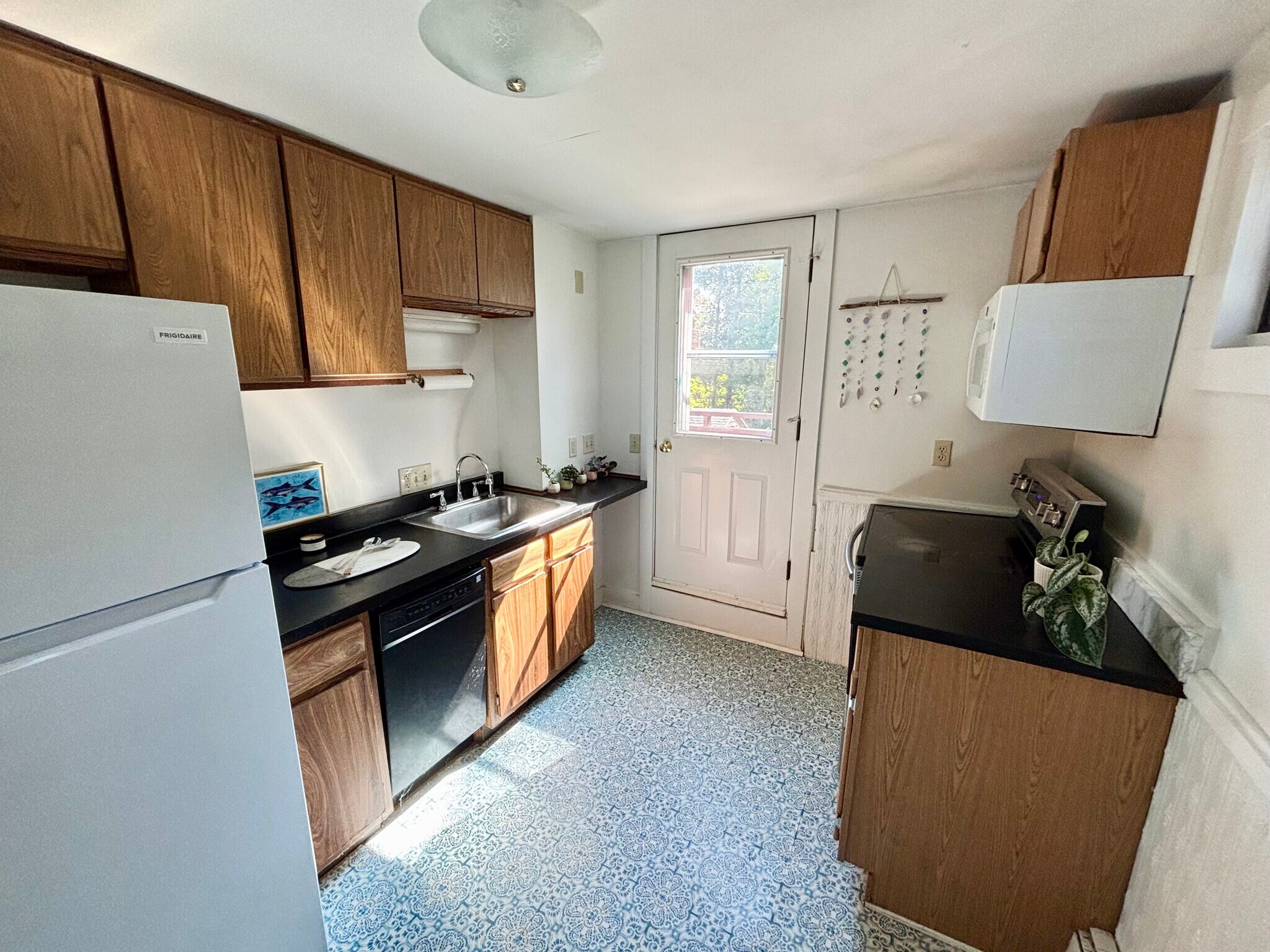 New fridge - 262 Pleasant St