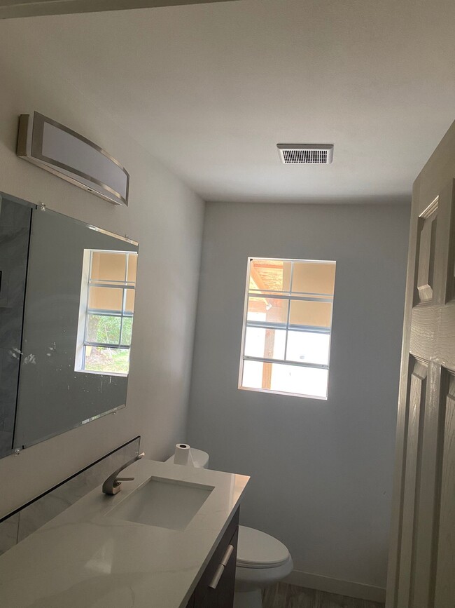 Building Photo - 126 K St NE