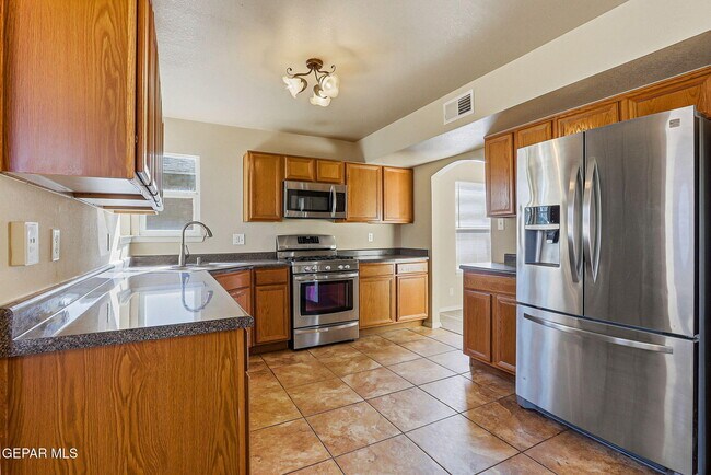 Building Photo - 10910 Acoma St