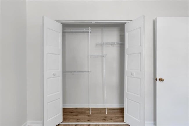 Building Photo - 2613 Stratford Ln