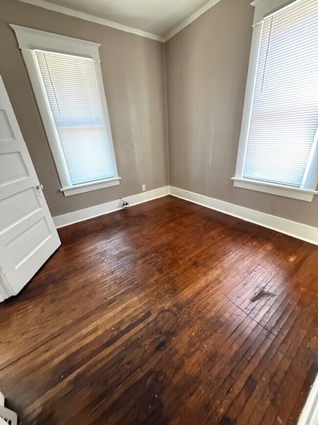 Building Photo - House for Rent 3 BR / 1 BA