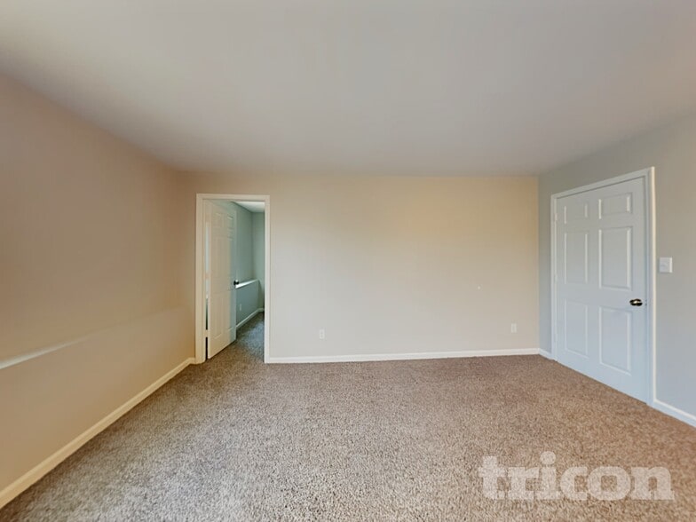 Building Photo - 4040 Dogwood Ln