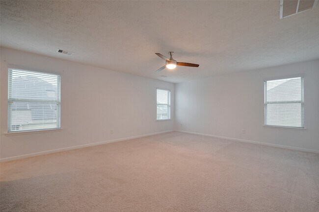 Building Photo - 5011 Pine Ridge Knoll Ct