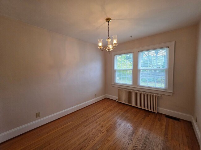 Building Photo - Charming brick ranch in Ellsworth