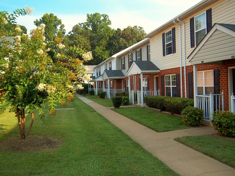 Jouett Square Town Homes - Jouett Square Townhomes