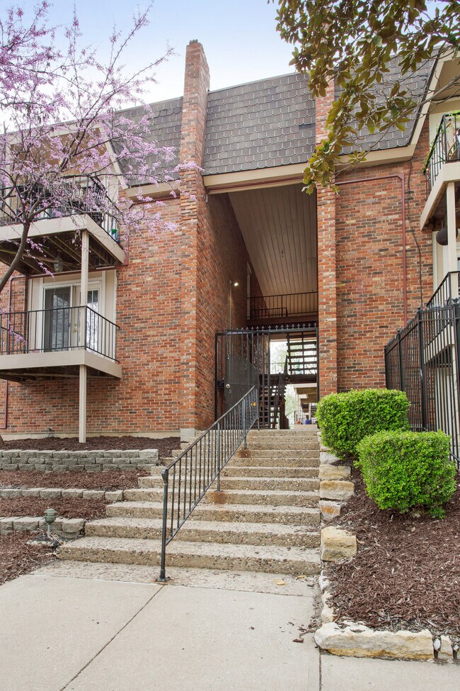 Building Photo - 4032 Clark Ave