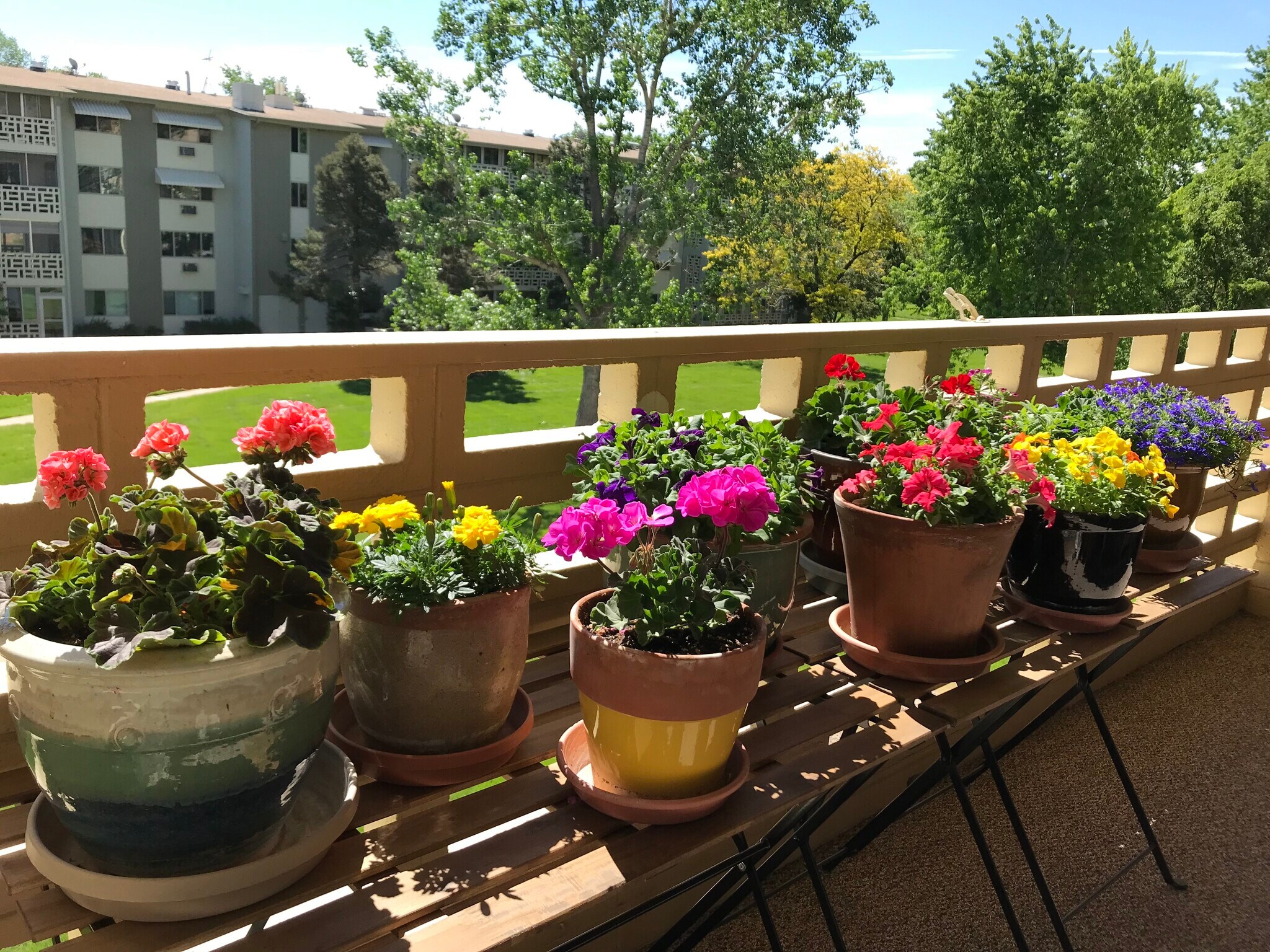 Building Photo - 615 S Alton Way