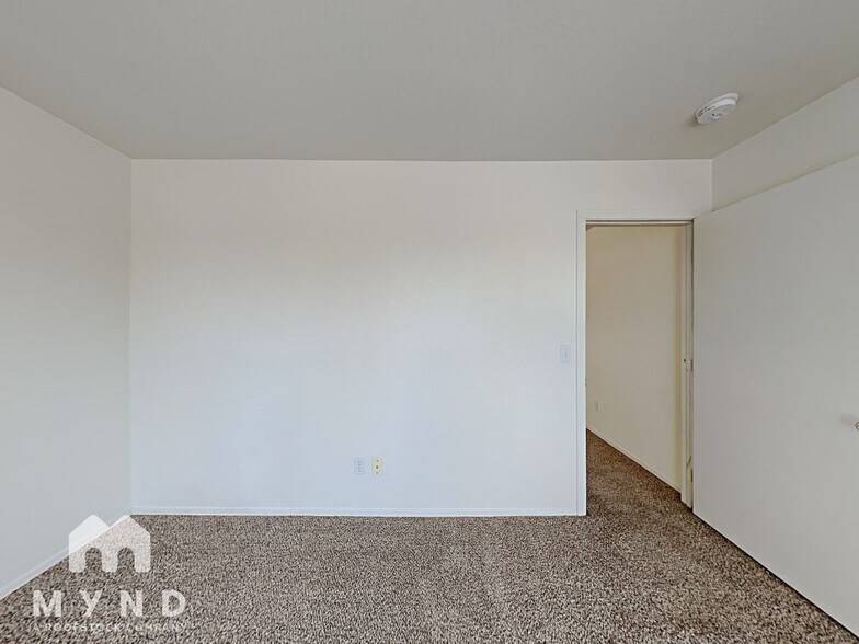Building Photo - 1565 S Halsted Dr