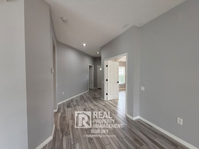 Building Photo - 5238 Gato Del Sol Cir