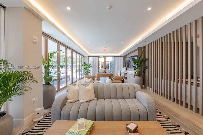 Building Photo - 3900 Alton Rd