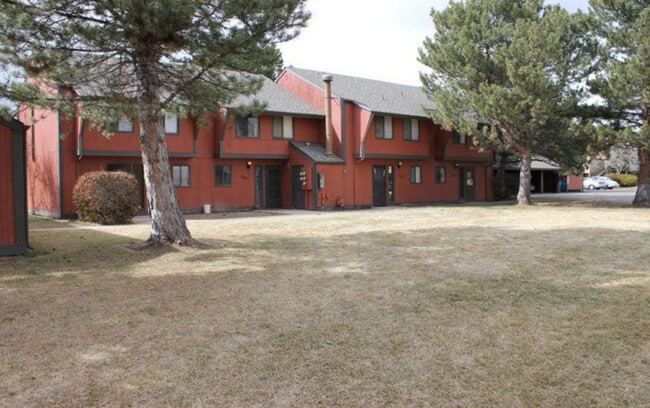 Building Photo - Beautiful Two-story, 3 Bed, 1.5 Bath Condo 1/2 Mile from CSU!