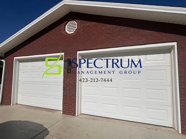Building Photo - Now available 3 Bedroom 2 Bath Single Family Home - Morristown, TN