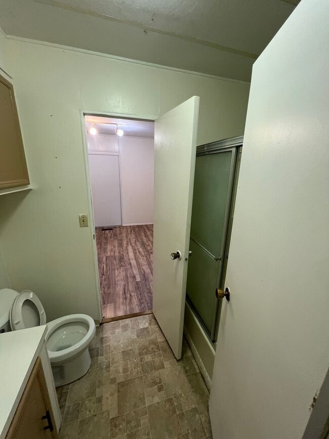 Building Photo - Magalia Home for rent, 1 car garage, 2 bed...