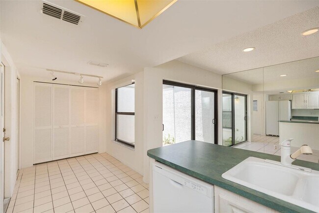 Building Photo - 7707 Rockville Ct