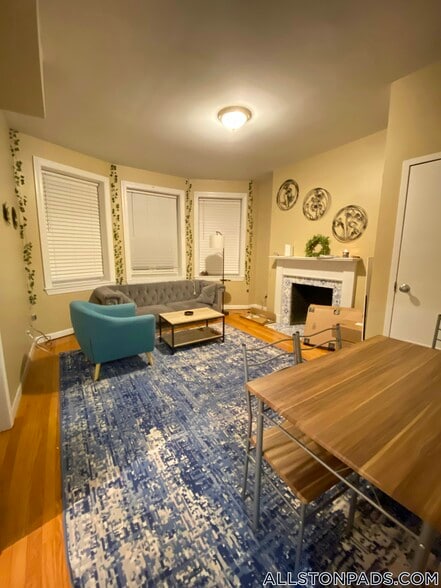 Building Photo - 17 Highgate St