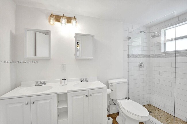 Building Photo - 1524 NE 15th Ave