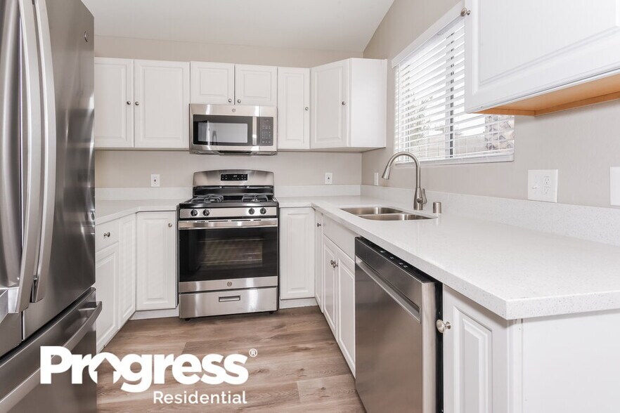 Building Photo - 5225 Panguitch Dr