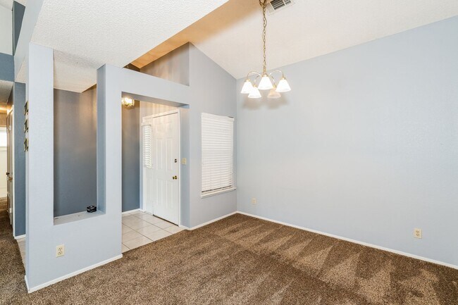 Building Photo - 1780 Yellowwood Dr