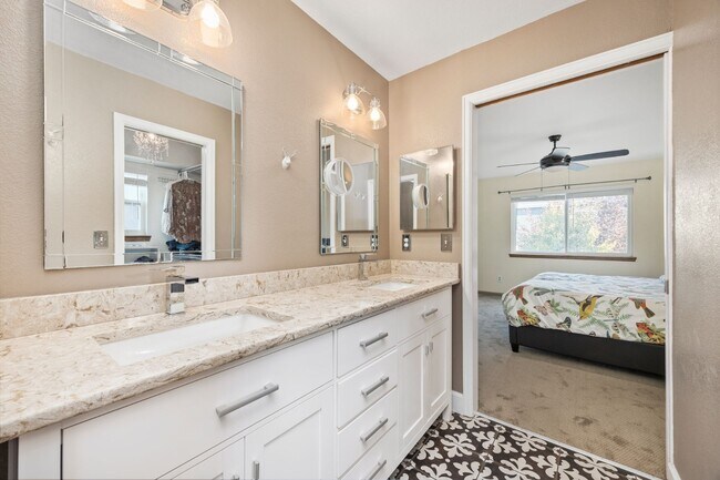 Building Photo - Beautiful 3-Bedroom Home with 2.5 Baths in...