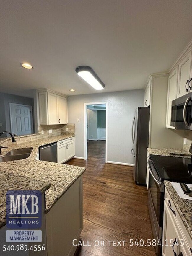 Building Photo - 6564 Monet Dr