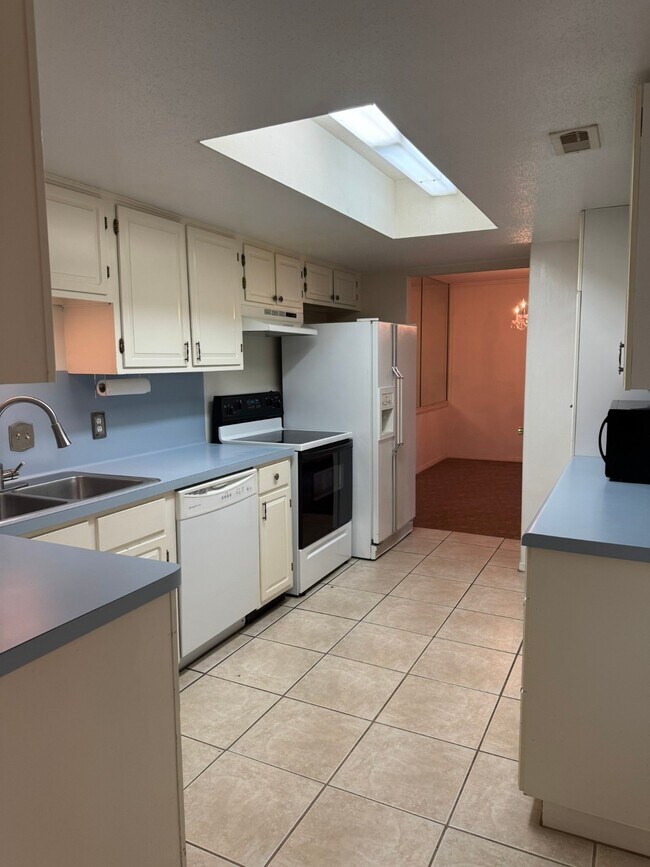 Building Photo - 5005 Georgi Ln