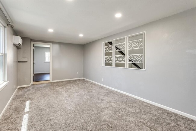 Building Photo - 1809 Norwich Pl