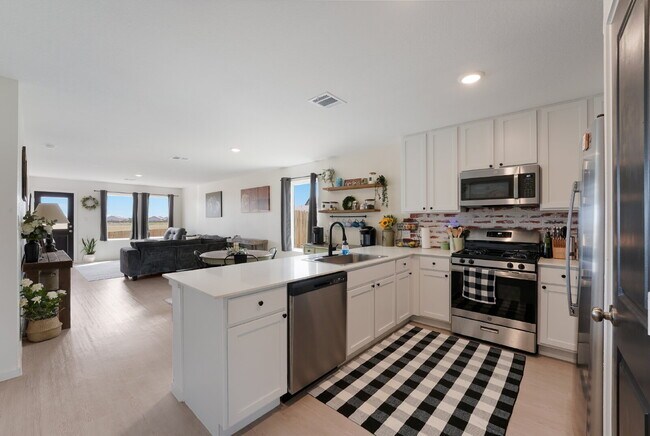 Building Photo - "NO RENT UNTIL SEP 1! Charming 4-Bedroom Oasis with 2 Full Baths in Converse - 1500 Sq Ft of Comf...