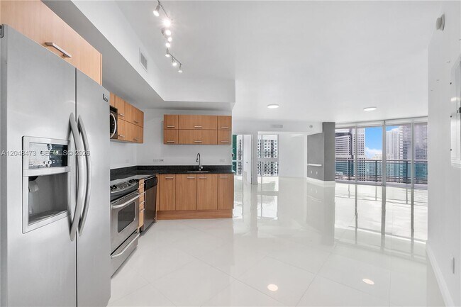 Building Photo - 350 S Miami Ave
