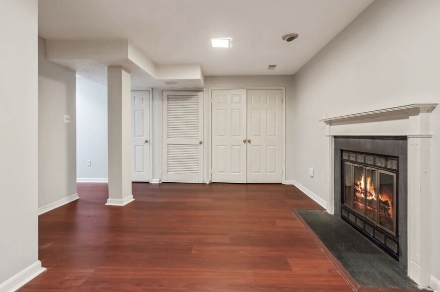 Building Photo - 7385 Hidden Knolls Ct