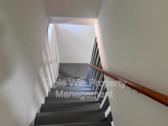 Building Photo - 185 St Eugene Ln