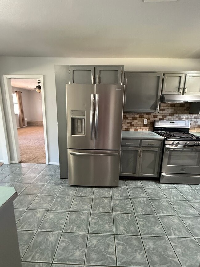 Building Photo - Delightful Home in a delightful and popular area.