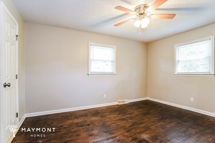 Building Photo - 2518 Fairgreen Dr