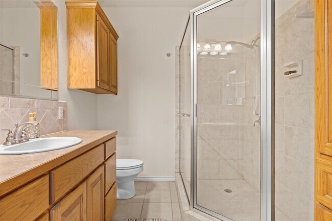 Building Photo - 104 Kings Way