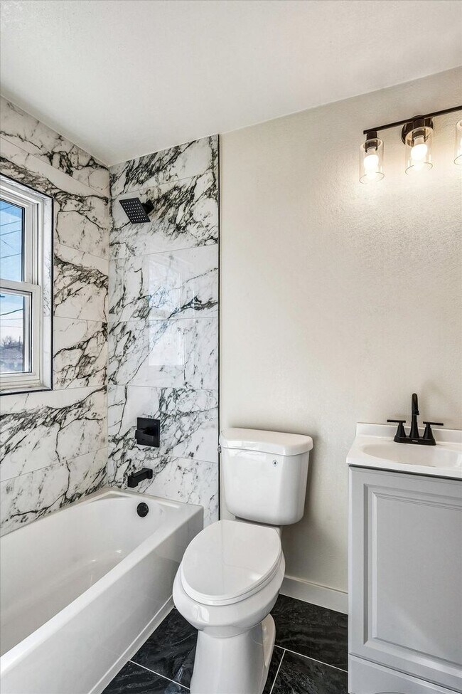 Building Photo - Remodeled house in Barnum