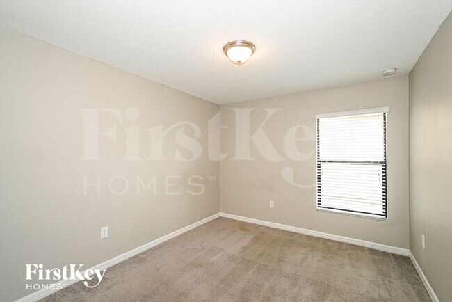 Building Photo - 9747 Sage Creek Dr