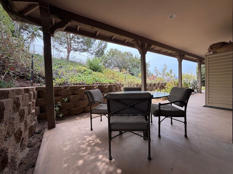 Building Photo - 12743 Larchmont St