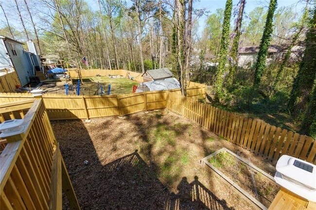 Building Photo - 2470 Trent Dr NE