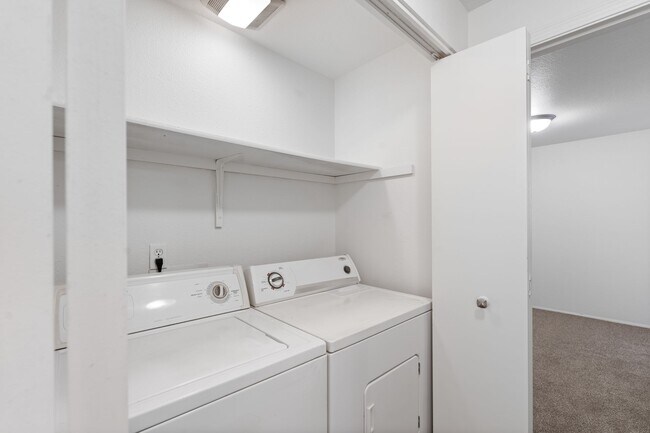 Building Photo - Bluebird Cozine Creek ***Under New Managem...