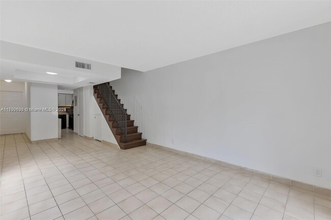 Building Photo - 6141 SW 42nd Ct