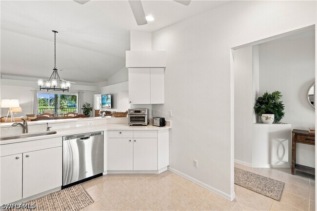 Building Photo - 26961 Clarkston Dr