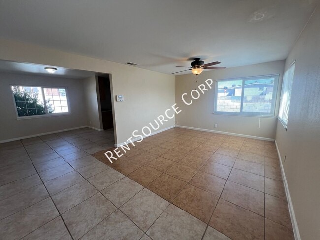 Building Photo - 1200 Kelly Dr