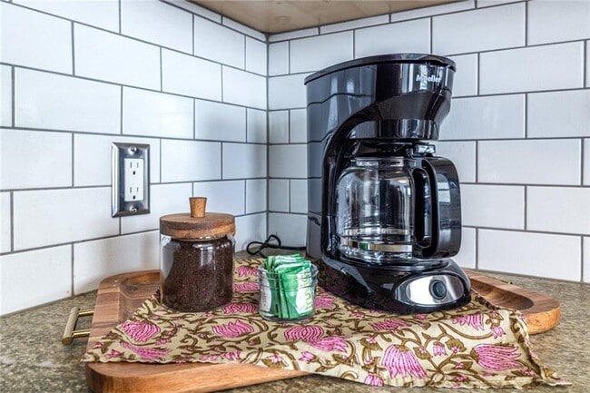 Building Photo - 69 Randolph St NE