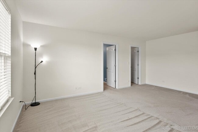 Building Photo - 5734 Oak Ridge Way