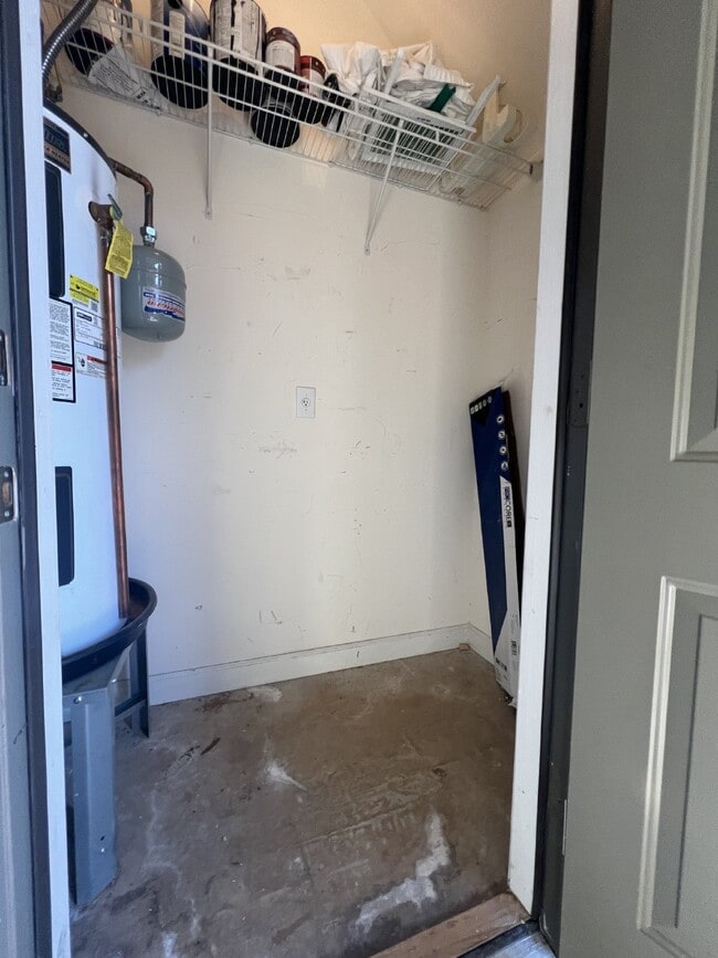 Building Photo - FANTASTIC LOCATION!! 2BR/2.5BA Townhouse in Historic Waverly area!