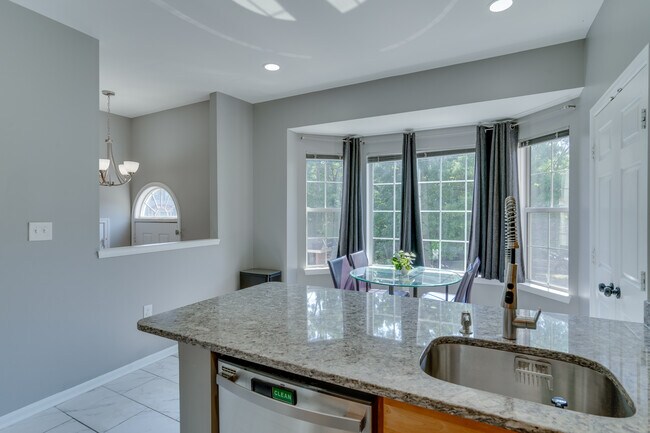 Building Photo - 13032 Limestone Ct