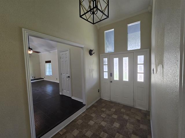 Building Photo - 1618 Sara Ln